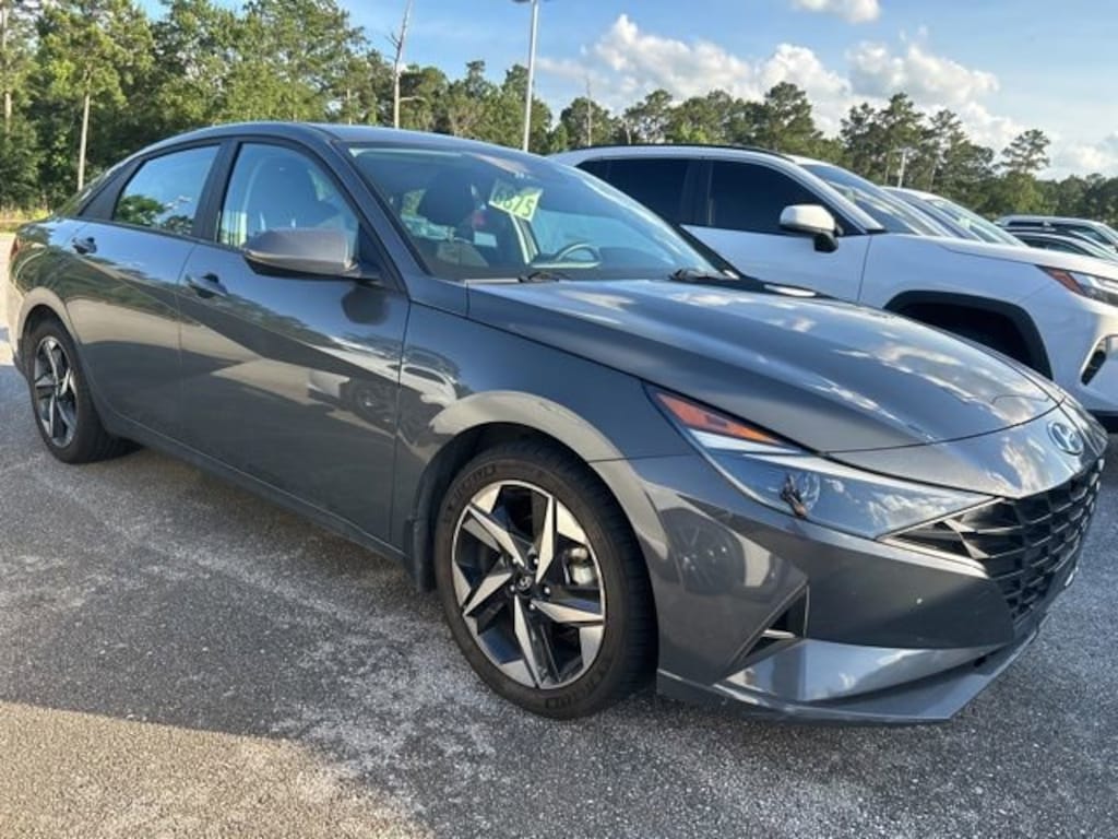 Used 2023 Hyundai Elantra SEL Sedan