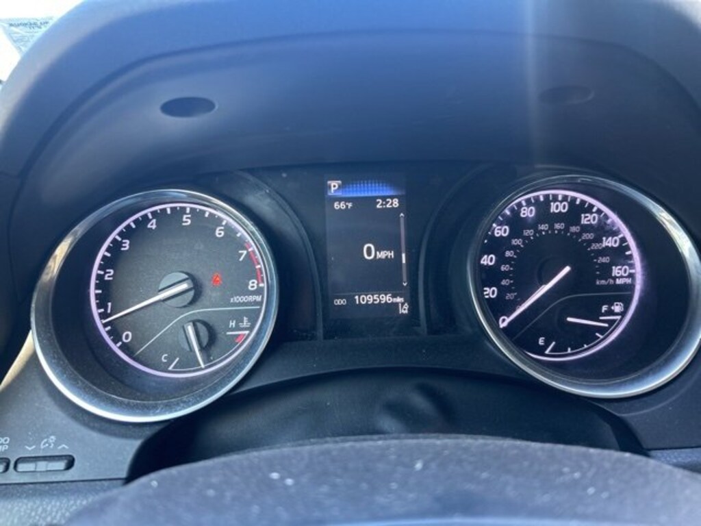 Used 2020 Toyota Camry SE Sedan