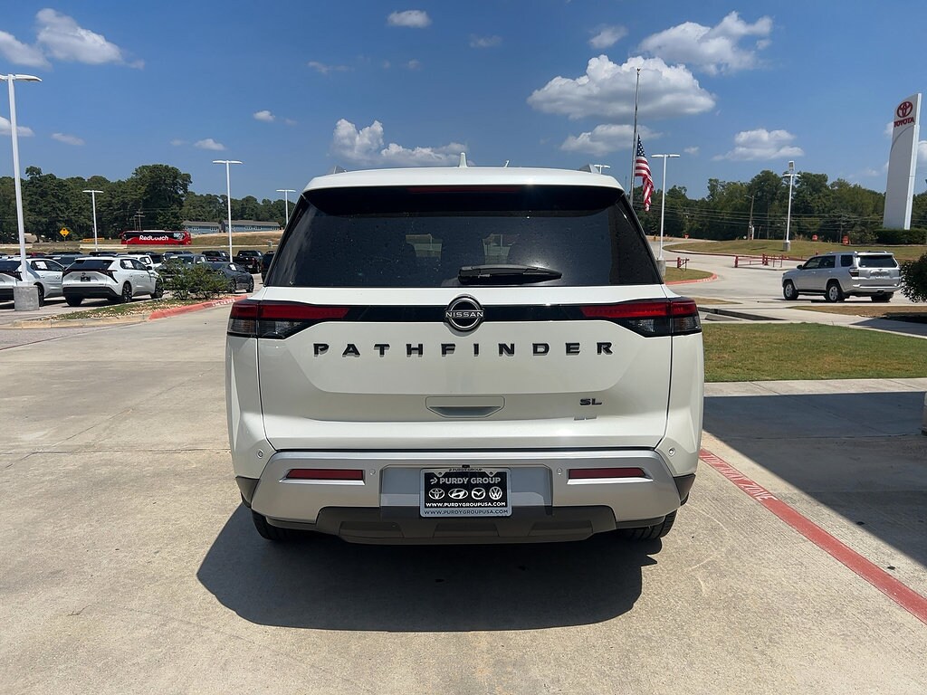 Used 2024 Nissan Pathfinder SL SUV