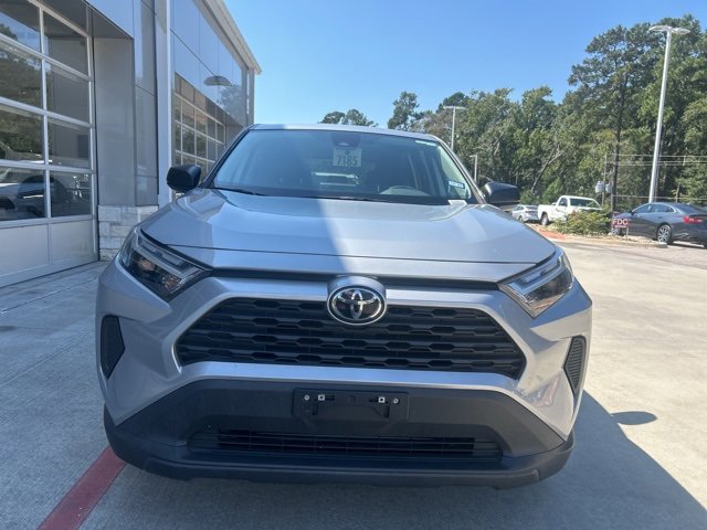 2023 Toyota RAV4 LE photo 2
