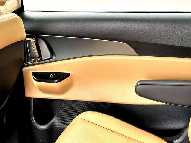 2024 Kia Carnival LX Seat Pkg - Photo 21