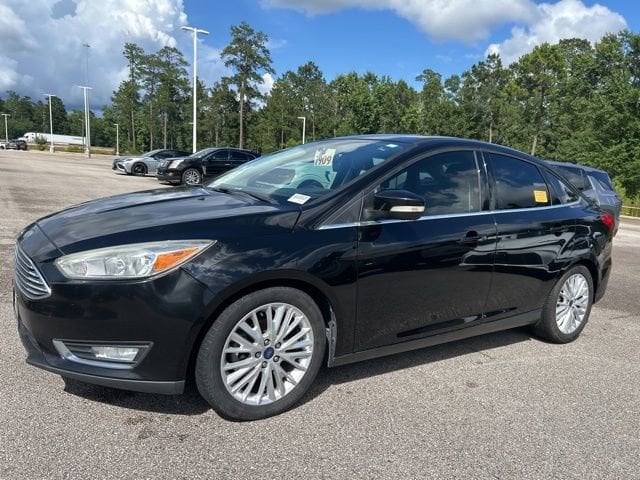 2017 Ford Focus Sedan Titanium's photo