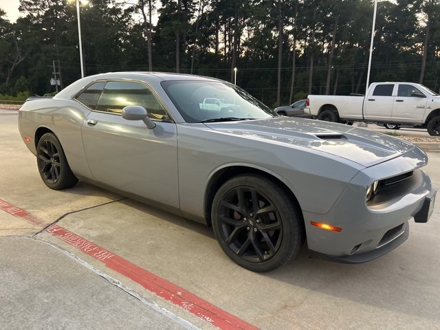 2021 Dodge Challenger SXT photo 2