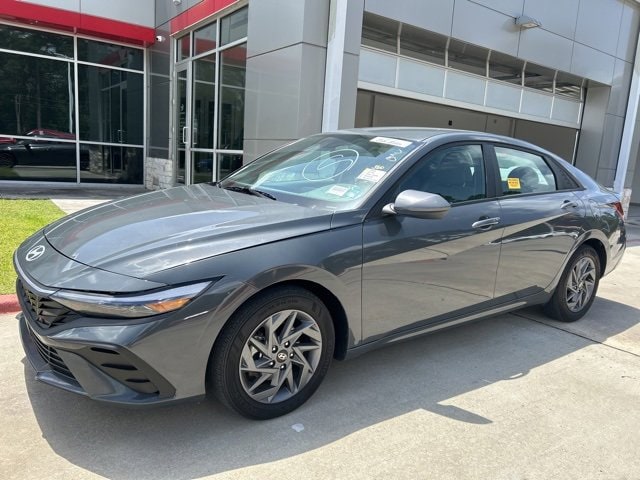 Used 2024 Hyundai Elantra SEL with VIN KMHLM4DG0RU709934 for sale in Huntsville, TX