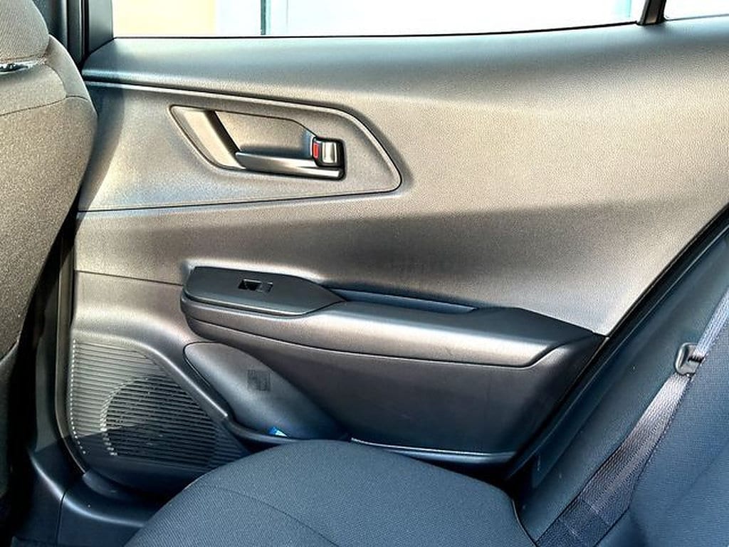 2025 Toyota Prius SE - Photo 20