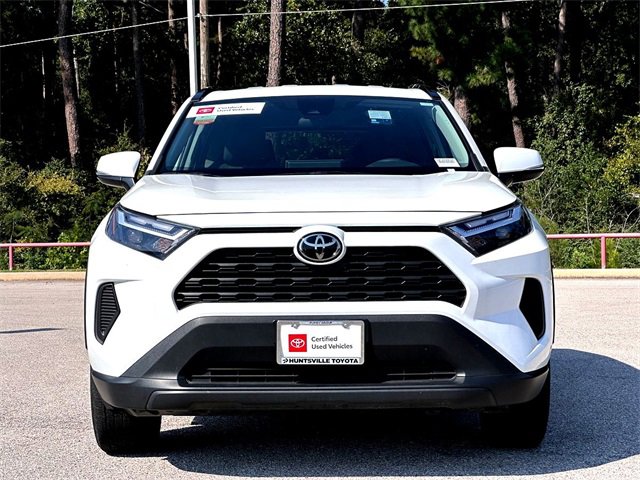 2024 Toyota RAV4 XLE photo 3