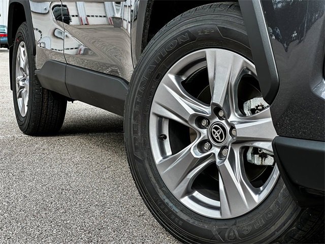 2025 Toyota RAV4 XLE photo 2
