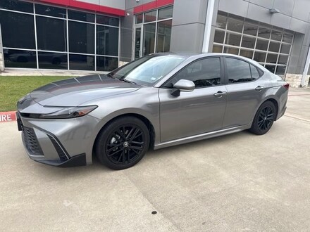 2025 Toyota Camry SE Sedan