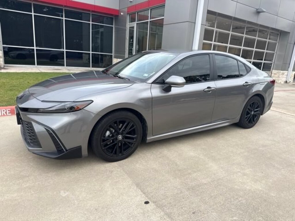 Used 2025 Toyota Camry SE Sedan