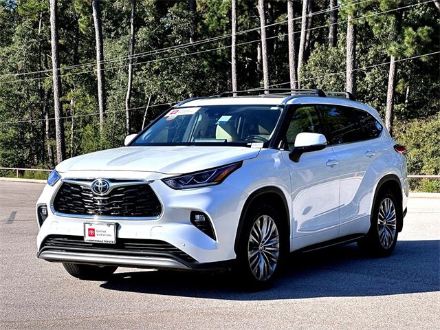 2022 Toyota Highlander Platinum photo 3