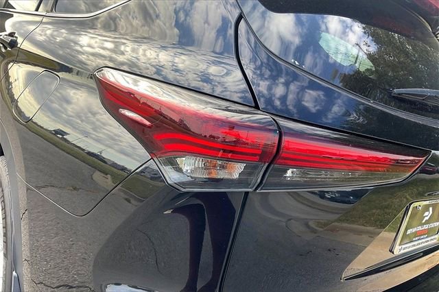 2024 Toyota Highlander LE - Photo 39