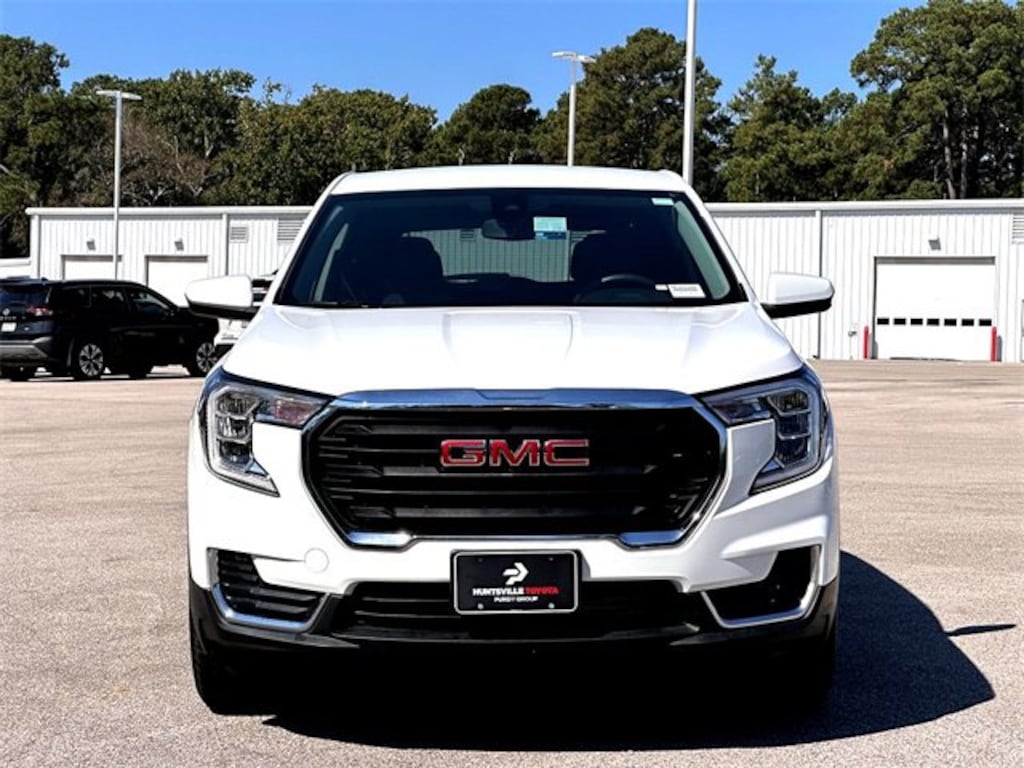 Used 2024 GMC Terrain SLE SUV