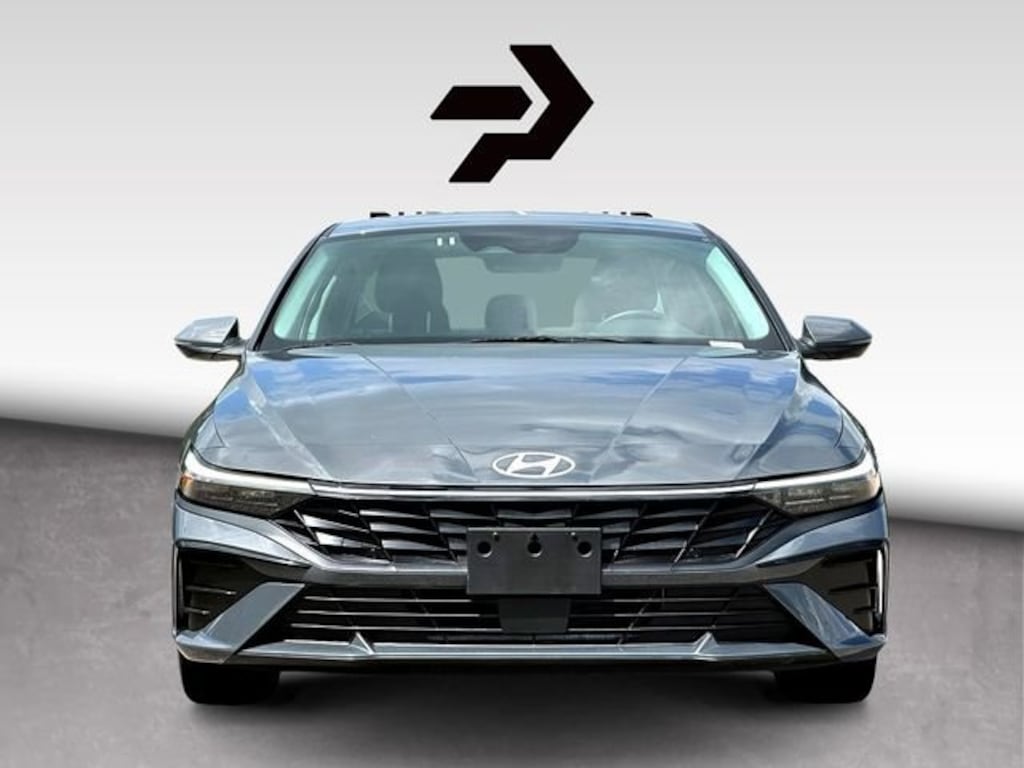 Used 2025 Hyundai Elantra Limited Sedan