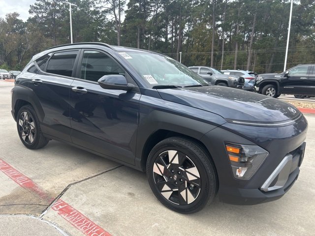 2025 Hyundai Kona SEL photo 2