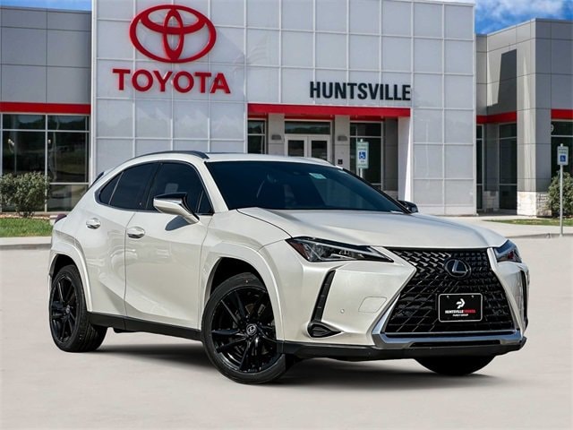 2022 Lexus UX 200's photo
