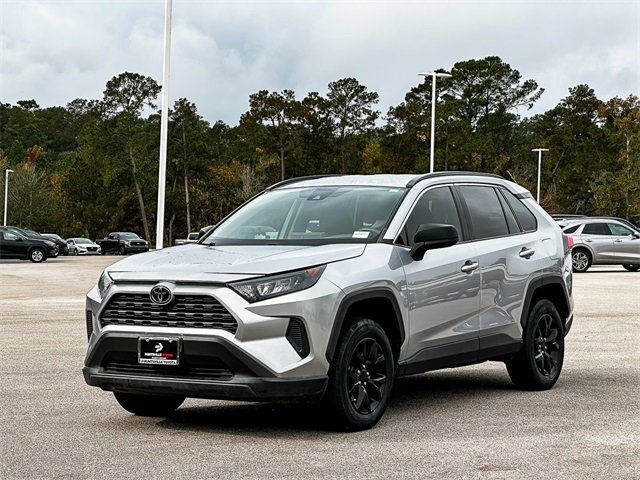 2021 Toyota RAV4 LE photo 4