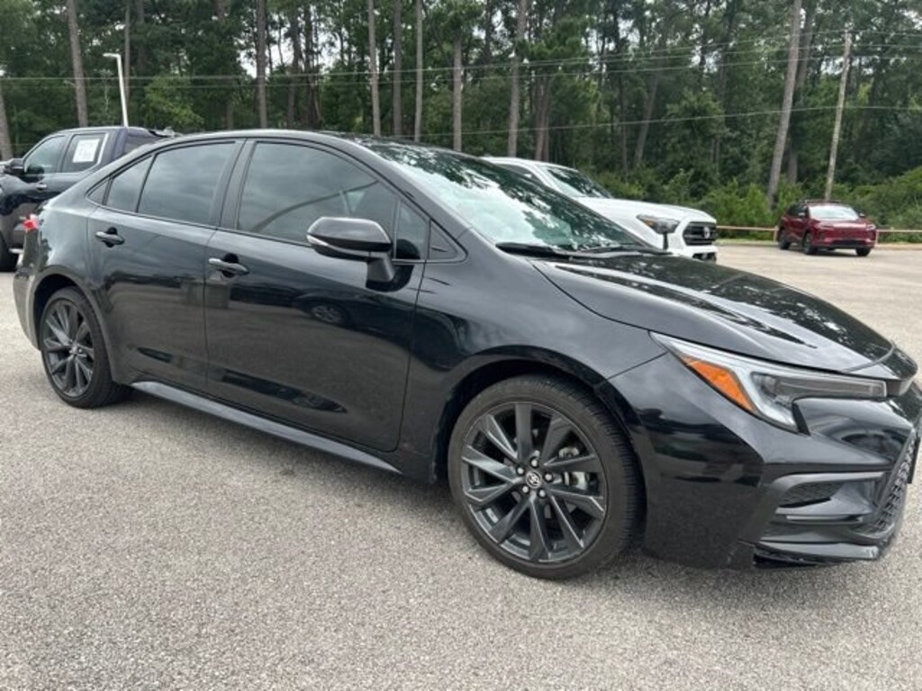 Used 2025 Toyota Corolla SE Sedan