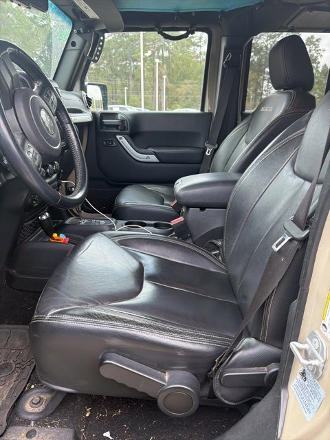 2017 Jeep Wrangler Unlimited Sahara photo 2