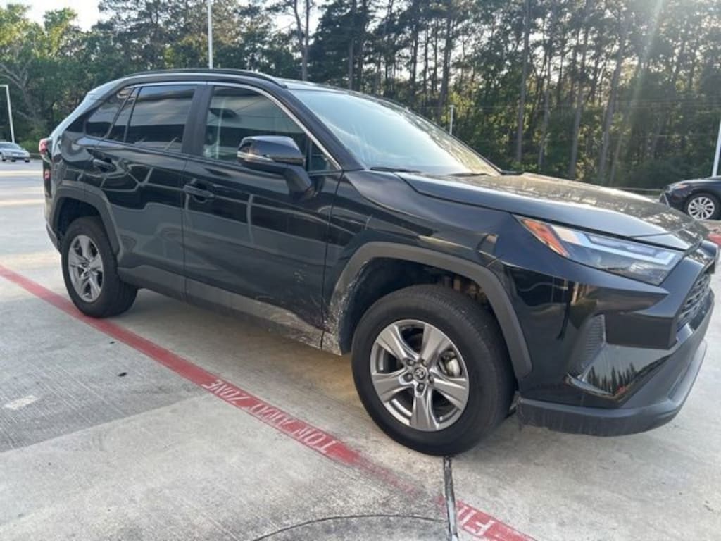Used 2025 Toyota RAV4 XLE SUV
