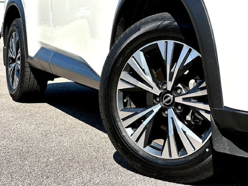 Used 2023 Nissan Rogue SV with VIN JN8BT3BA1PW424886 for sale in Huntsville, TX