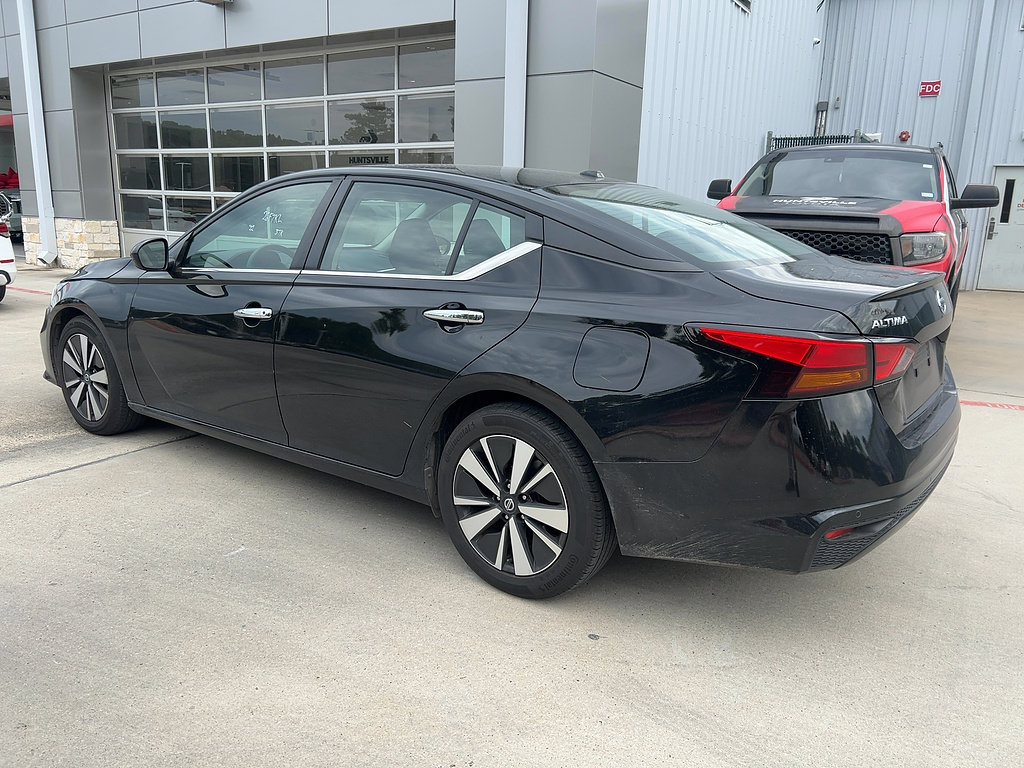 Used 2022 Nissan Altima 2.5 SV Sedan
