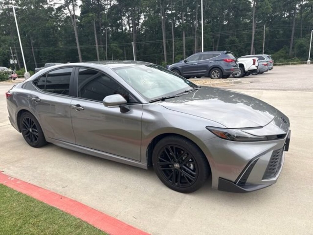 Used 2025 Toyota Camry SE Sedan