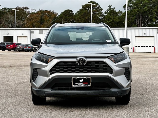 2021 Toyota RAV4 LE photo 3