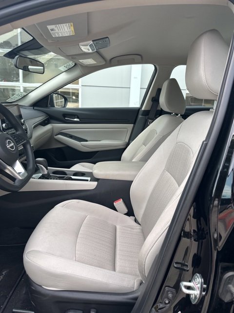 2025 Nissan Altima SV photo 3