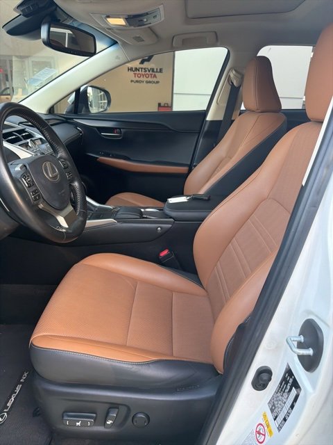 2019 Lexus NX 300h Luxury photo 4