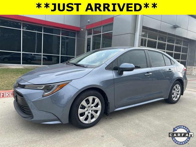 2025 Toyota Corolla LE's photo