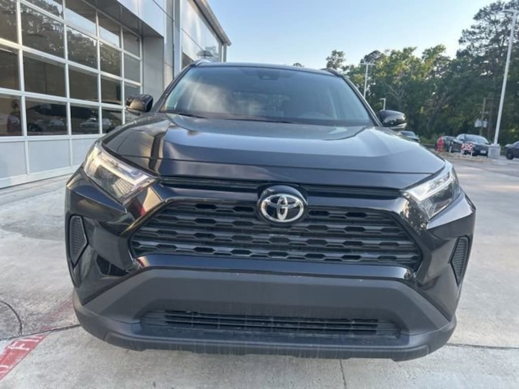 Used 2025 Toyota RAV4 XLE SUV