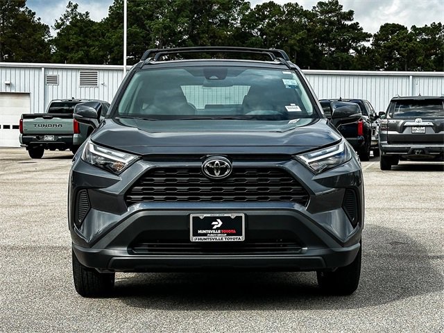 2025 Toyota RAV4 XLE photo 3