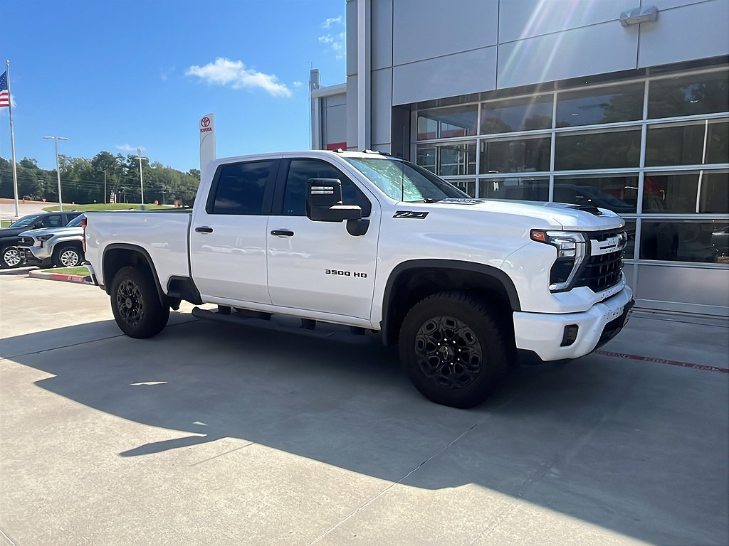 Summit White 2024 Chevrolet Silverado 3500HD Pickup Truck Four-Wheel Drive Automatic