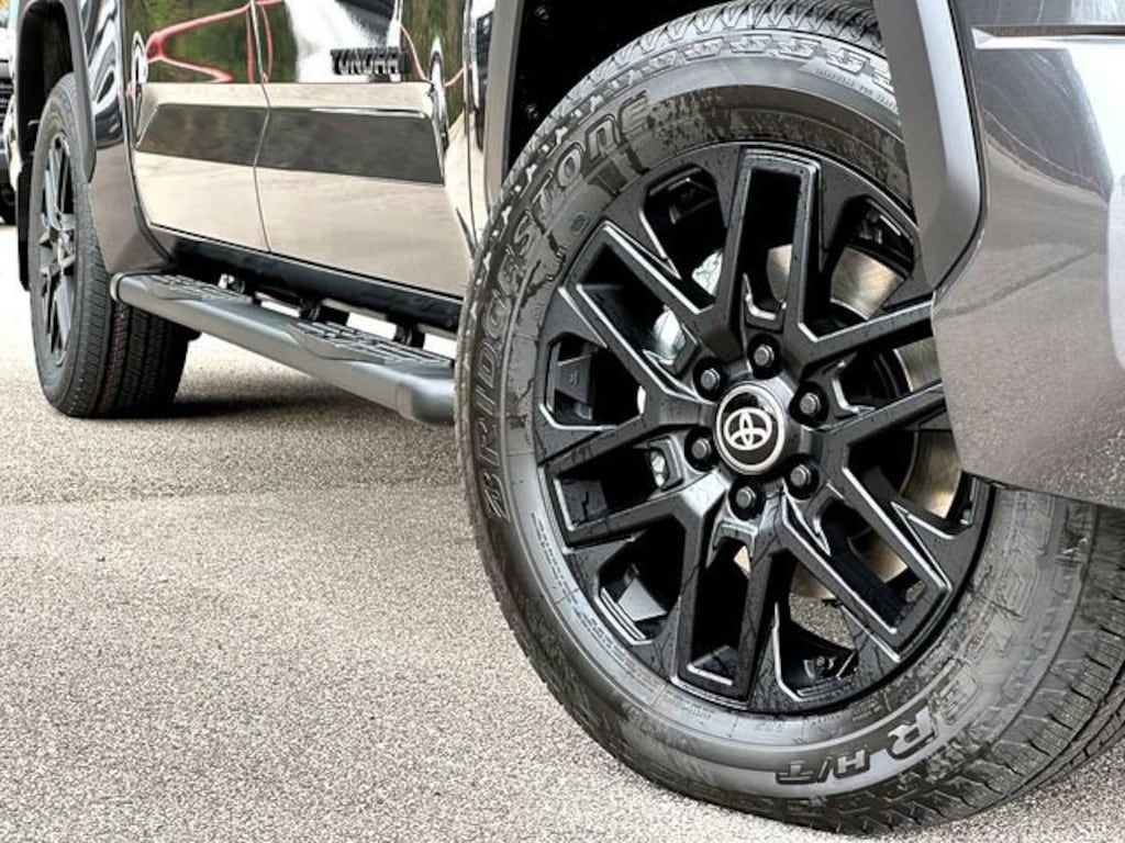 New 2026 Toyota Tundra Limited LIMITED CREWMAX 5.5