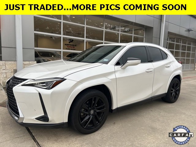 2022 Lexus UX 200's photo