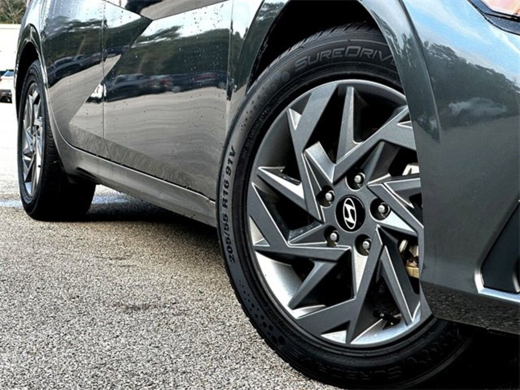 Used 2024 Hyundai Elantra SEL Sedan