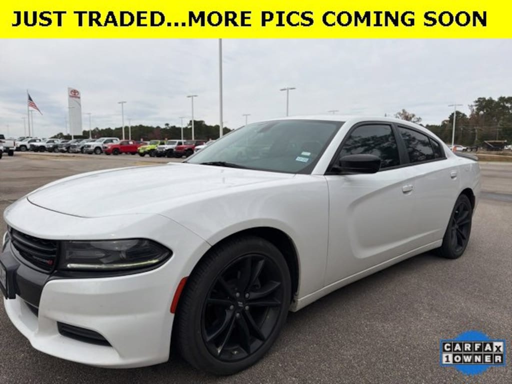 Used 2018 Dodge Charger SXT Sedan