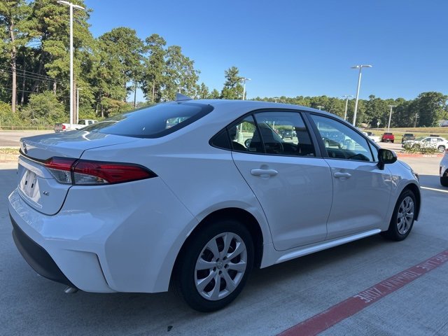 2024 Toyota Corolla LE photo 4