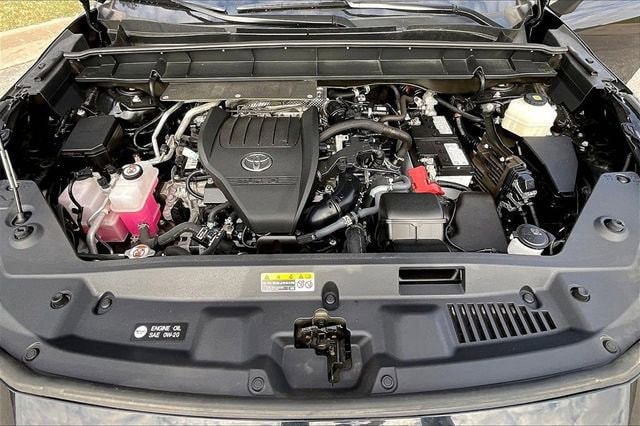 2024 Toyota Highlander LE - Photo 35