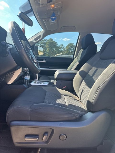 2017 Toyota Tundra SR5 photo 2