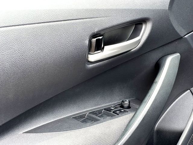 2026 Toyota Corolla SE - Photo 11