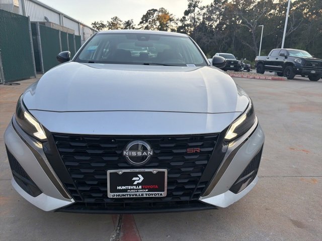 2024 Nissan Altima 2.5 SR photo 2