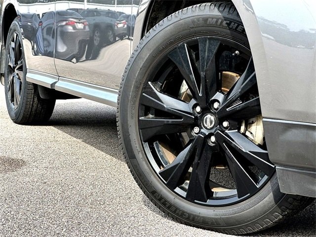 Used 2018 Nissan Pathfinder SL with VIN 5N1DR2MM1JC638043 for sale in Huntsville, TX