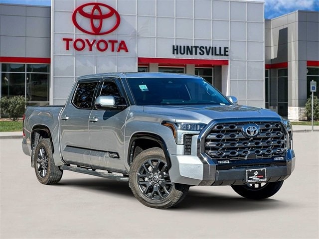 2023 Toyota Tundra Platinum's photo