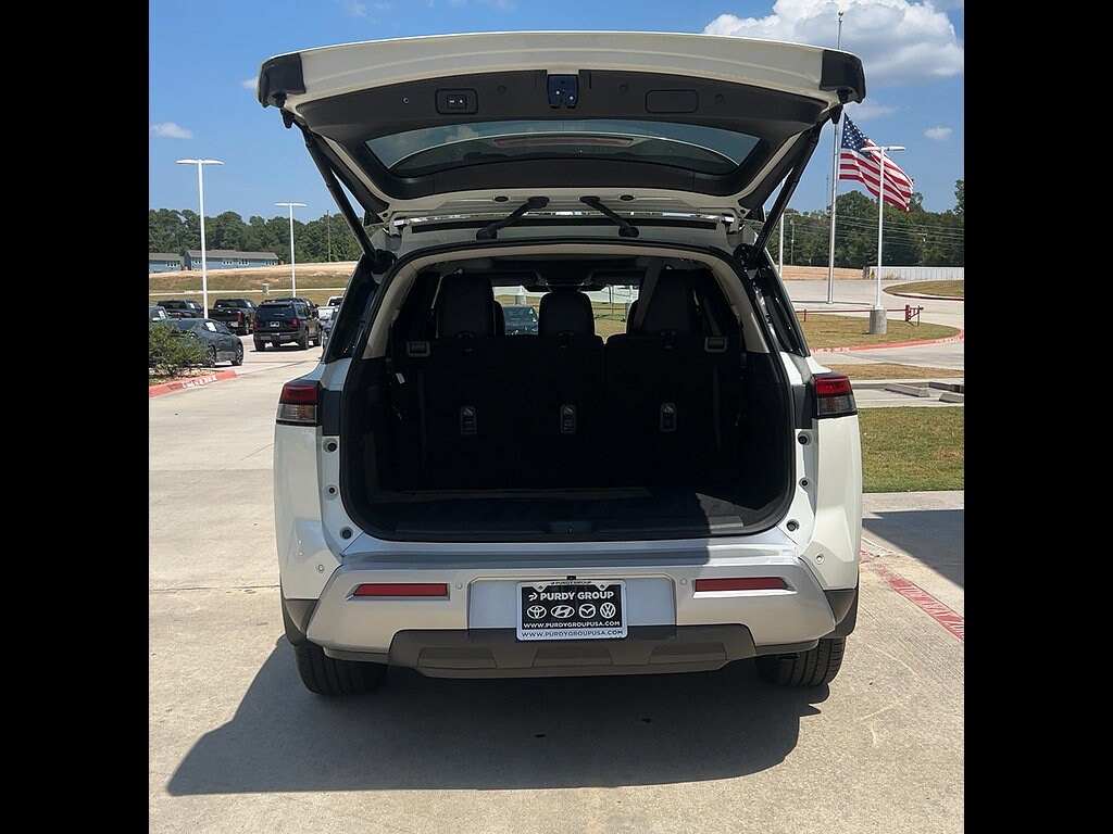 Used 2024 Nissan Pathfinder SL SUV