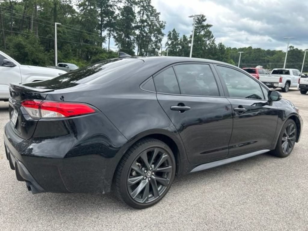Used 2025 Toyota Corolla SE Sedan