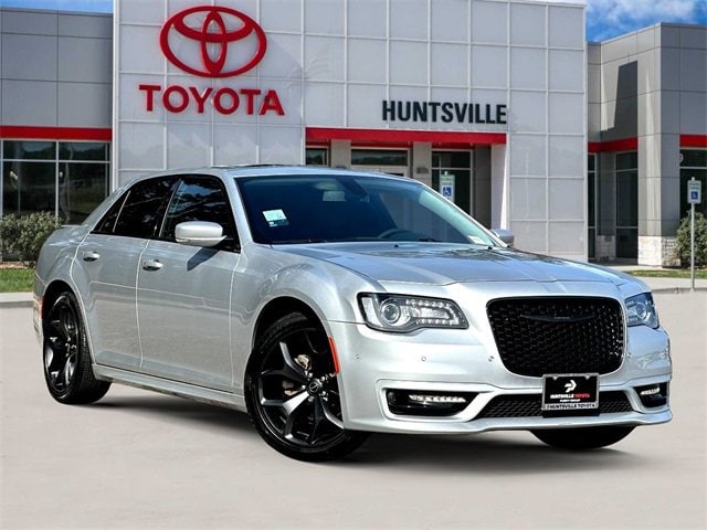 2023 Chrysler 300 Touring L