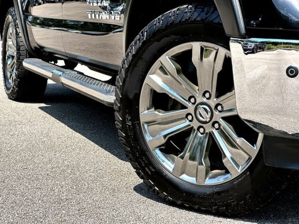Used 2018 Nissan Titan SL Truck Crew Cab