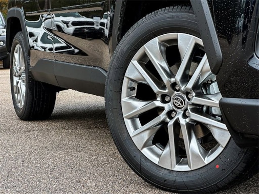 New 2025 Toyota RAV4 XLE Premium XLE PREM FWD SUV