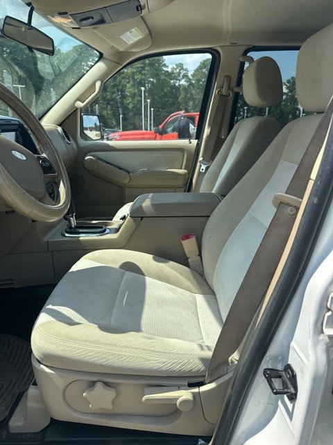 2008 Ford Explorer Sport Trac XLT photo 2
